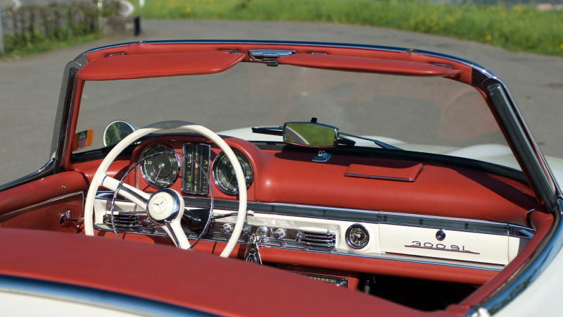 Illustration for article titled A Mercedes 300SL Roadster In The Swiss Alps